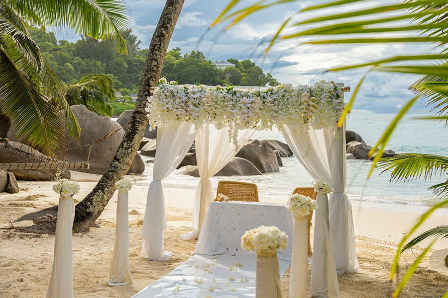 strandsegnung-hochzeit-seychellen Religiöse Strandhochzeit Seychellen